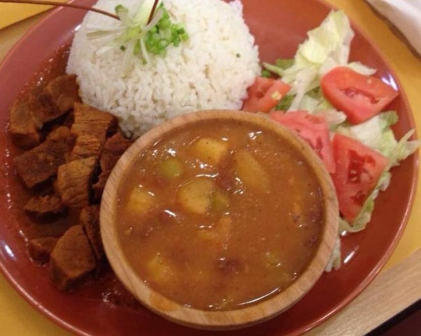 Tainos Kitchen on Wheels